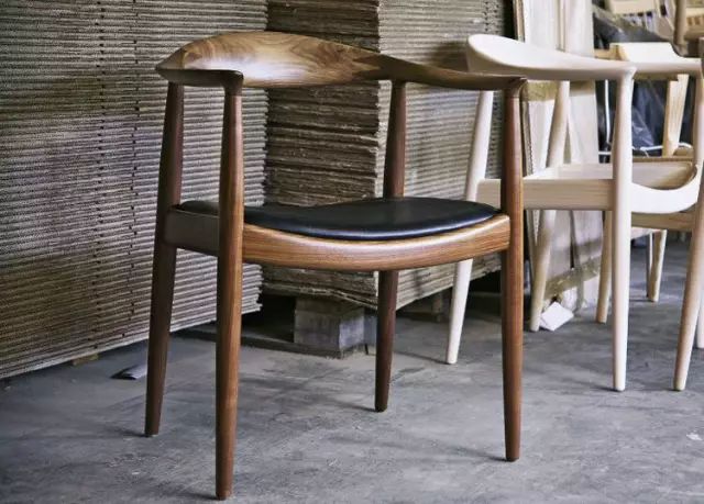 緊跟時(shí)代潮流的中式椅子