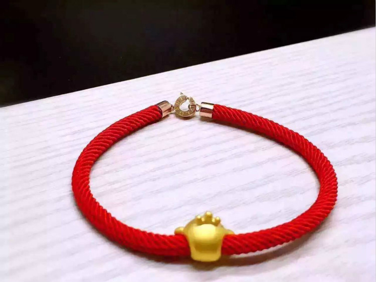 皇冠福猴紅繩手鏈(一)