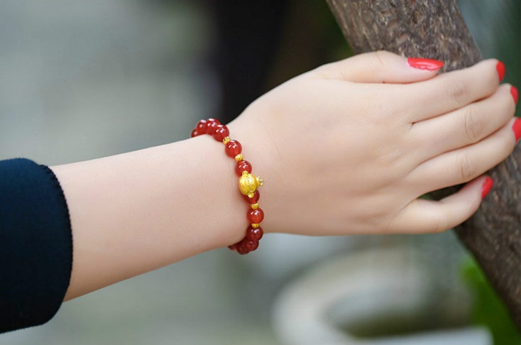 皇冠福猴紅繩手鏈(一)