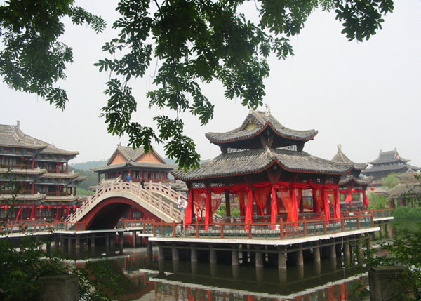 醉春:亭臺(tái)樓閣靜如詩