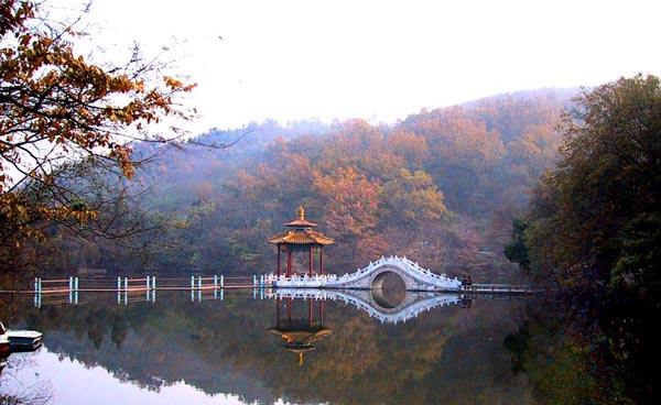 醉翁亭:亭臺(tái)樓閣山水間