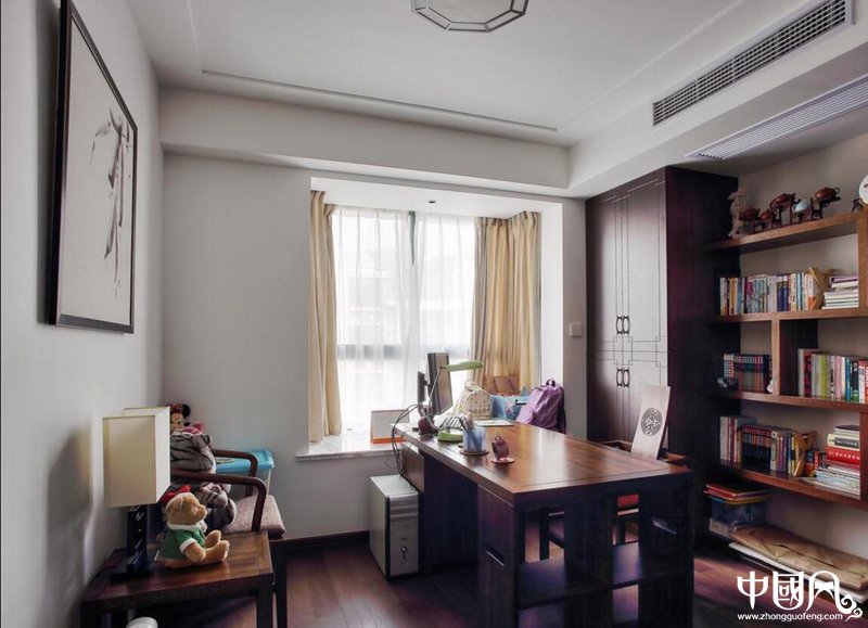 書房書桌擺放風(fēng)水要點(diǎn)