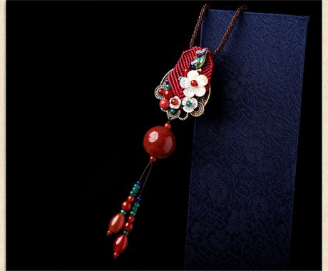 紅色民族風(fēng)毛衣鏈項(xiàng)鏈?zhǔn)罪? / data-wJKR=